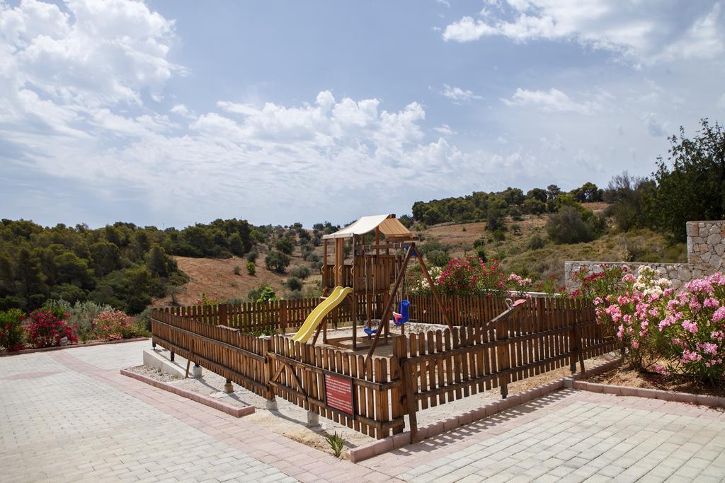 Edem Resort Porto Heli Bagian luar foto